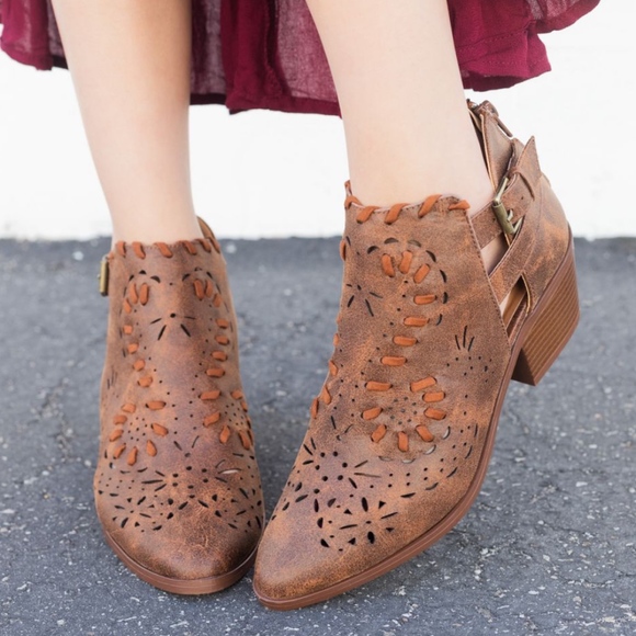 Shoes - DOLLY Cut Out "Cowgirl" Bootie - COGNAC